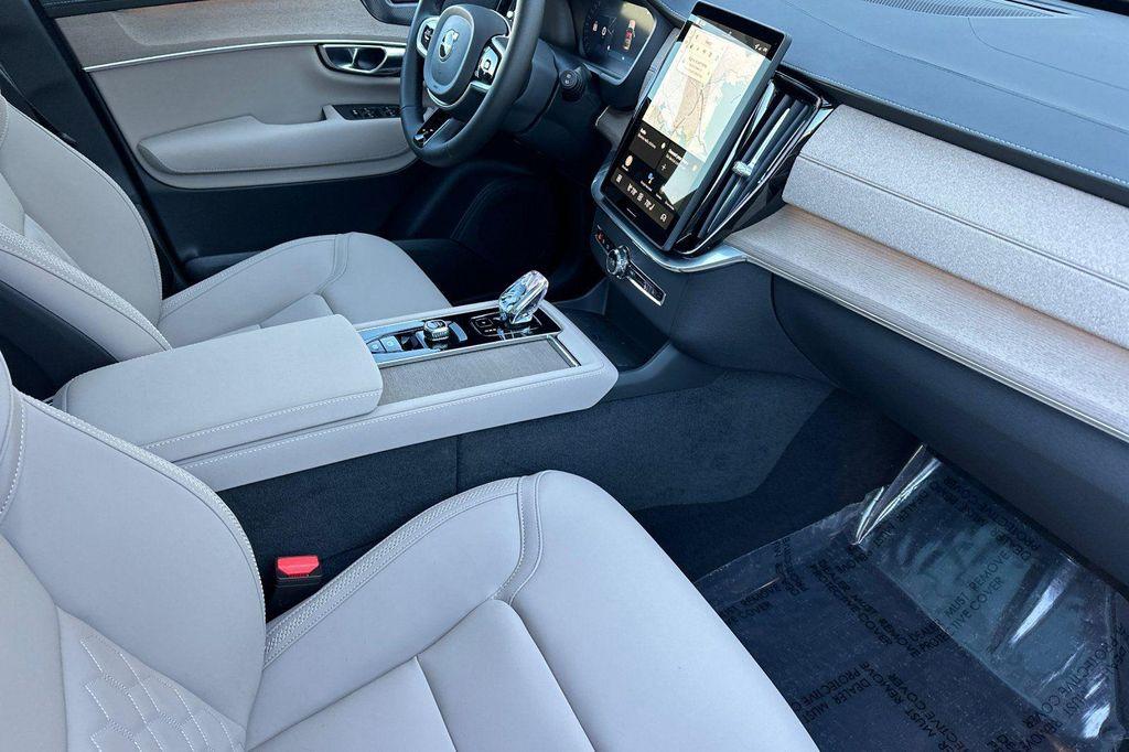 new 2026 Volvo XC90 Plug-In Hybrid car