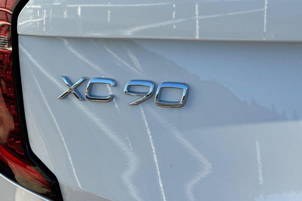 new 2026 Volvo XC90 Plug-In Hybrid car