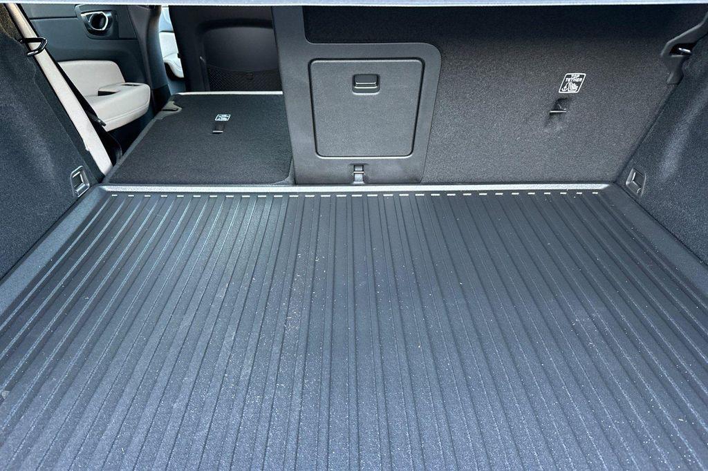 new 2026 Volvo XC60 car, priced at $59,375