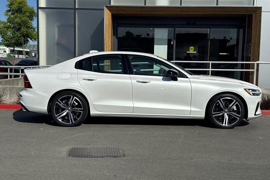 used 2022 Volvo S60 Recharge Plug-In Hybrid car, priced at $34,188