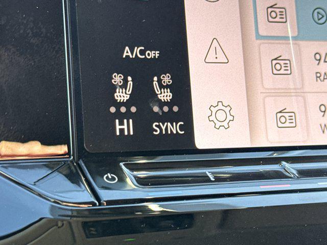 new 2026 Volkswagen Atlas car, priced at $44,526