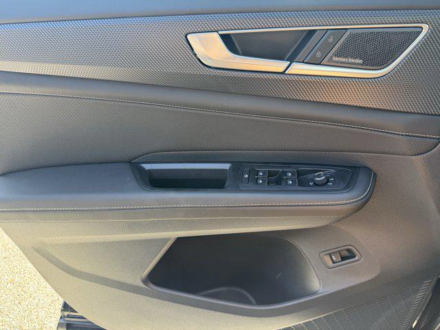 new 2026 Volkswagen Atlas Cross Sport car, priced at $53,694