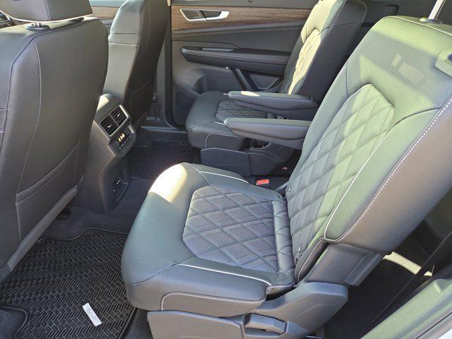 new 2026 Volkswagen Atlas car, priced at $55,286