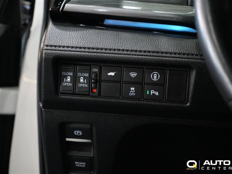 used 2023 Honda Odyssey car, priced at $35,998