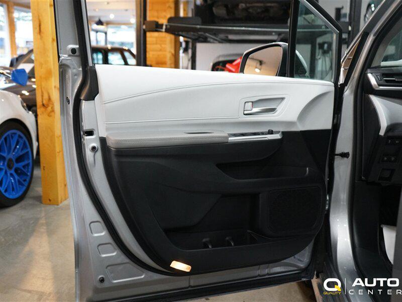 used 2025 Toyota Sienna car, priced at $49,998