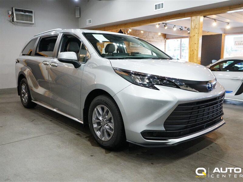used 2025 Toyota Sienna car, priced at $49,998