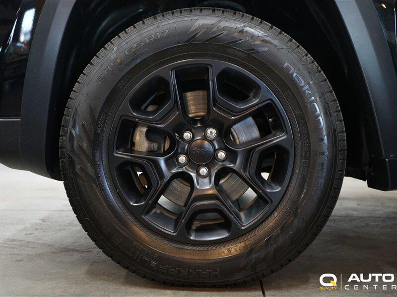 used 2022 Jeep Cherokee car, priced at $23,998