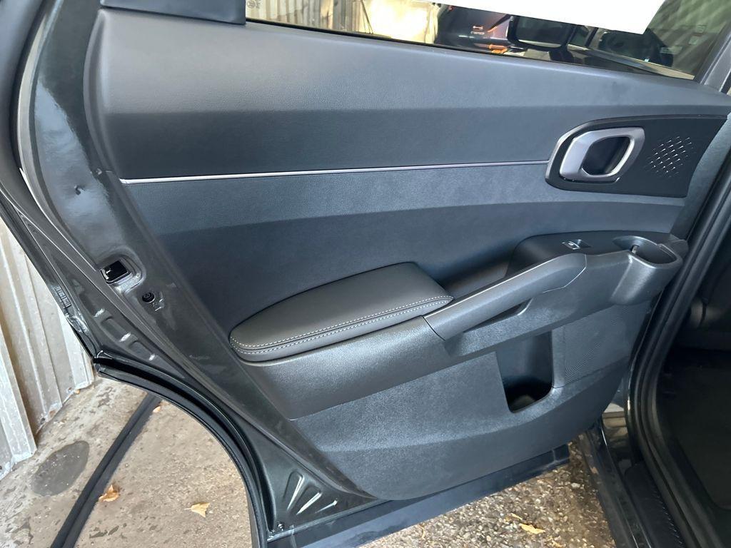 new 2026 Kia Sorento Hybrid car, priced at $37,137