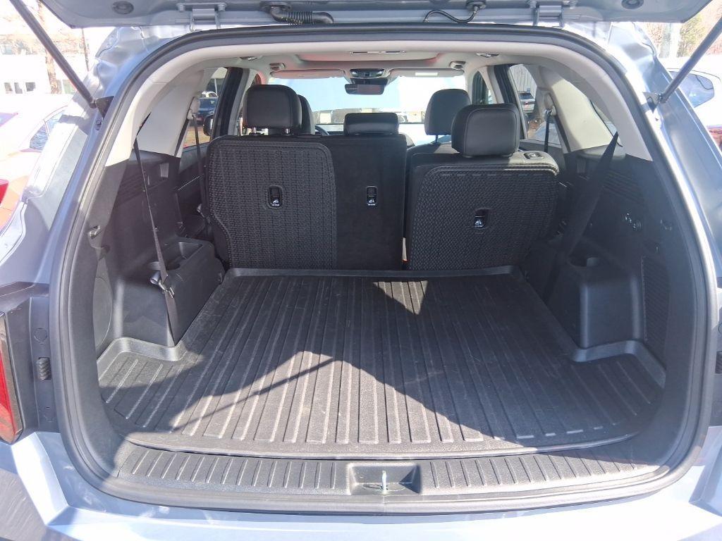 used 2025 Kia Sorento car, priced at $30,995