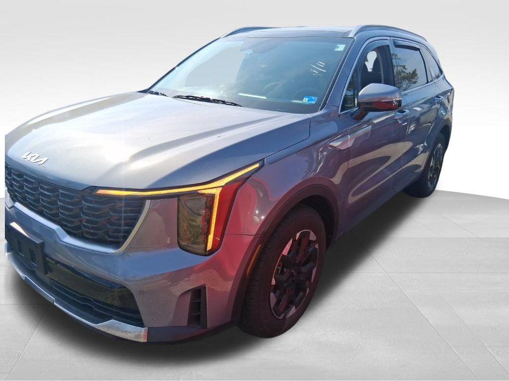 used 2025 Kia Sorento car, priced at $30,995