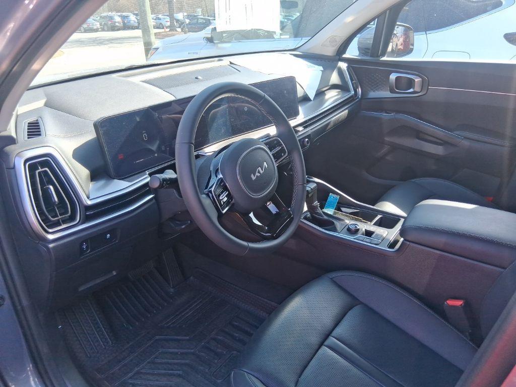 used 2025 Kia Sorento car, priced at $30,995