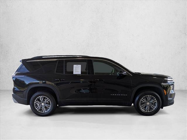 used 2024 Chevrolet Traverse car, priced at $29,998