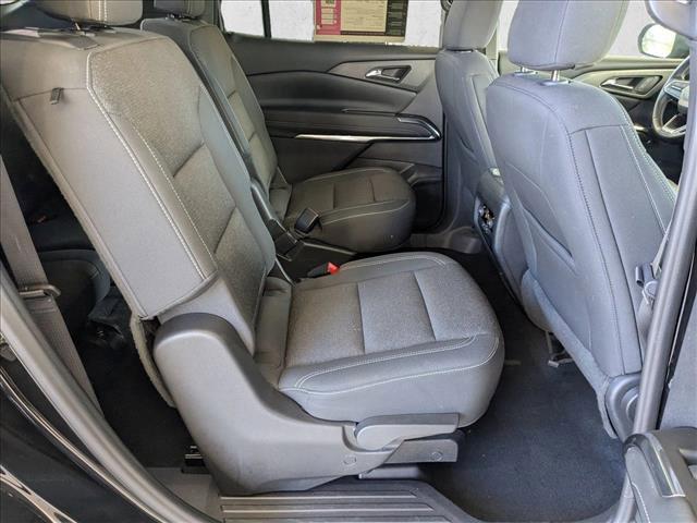 used 2024 Chevrolet Traverse car, priced at $29,998