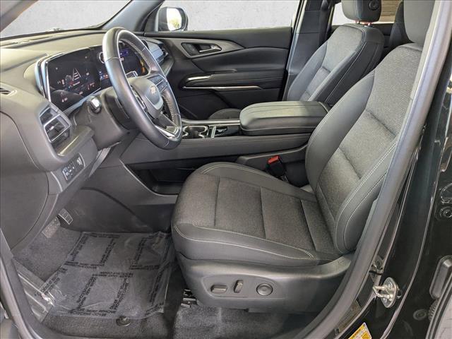 used 2024 Chevrolet Traverse car, priced at $29,998