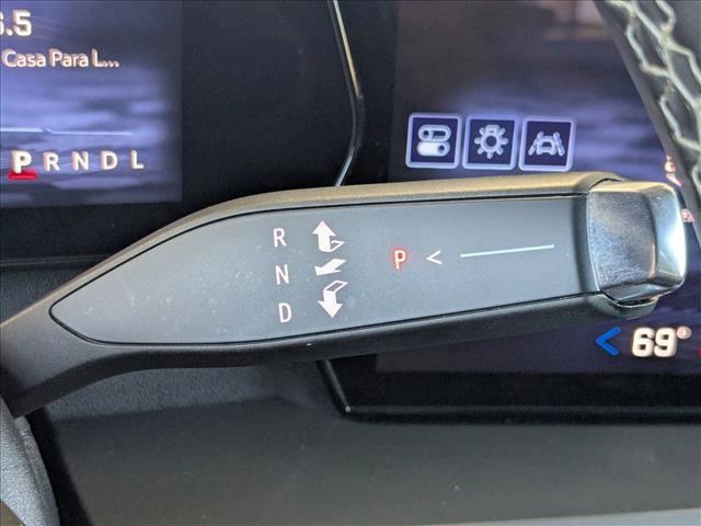 used 2024 Chevrolet Traverse car, priced at $28,898