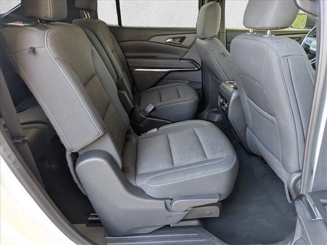 used 2024 Chevrolet Traverse car, priced at $28,898