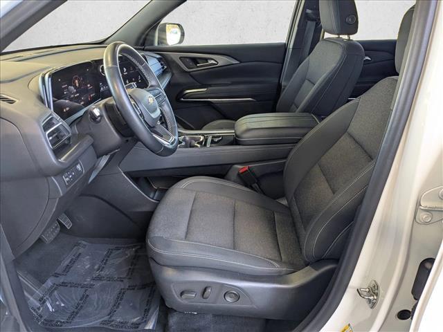 used 2024 Chevrolet Traverse car, priced at $28,898