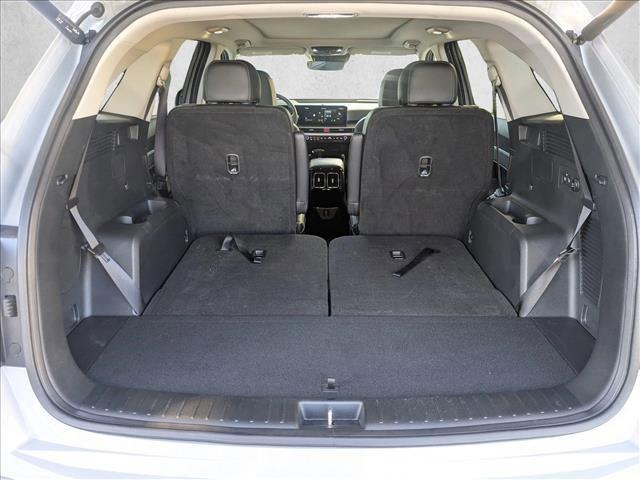 used 2024 Kia Sorento car, priced at $33,212