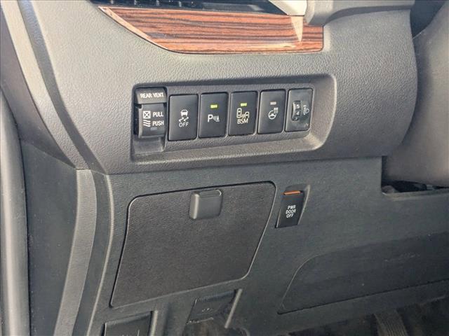 used 2015 Toyota Sienna car, priced at $16,092