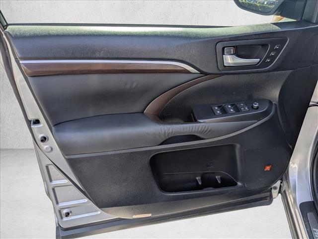 used 2015 Toyota Highlander car, priced at $21,698