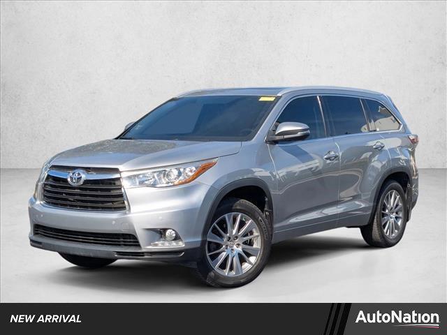 used 2015 Toyota Highlander car, priced at $21,698