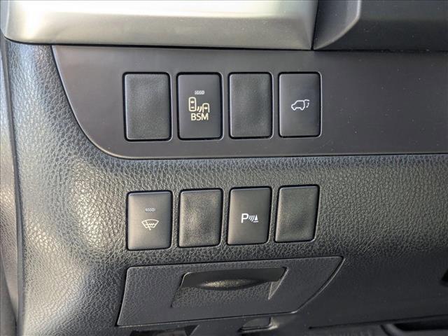 used 2015 Toyota Highlander car, priced at $21,698