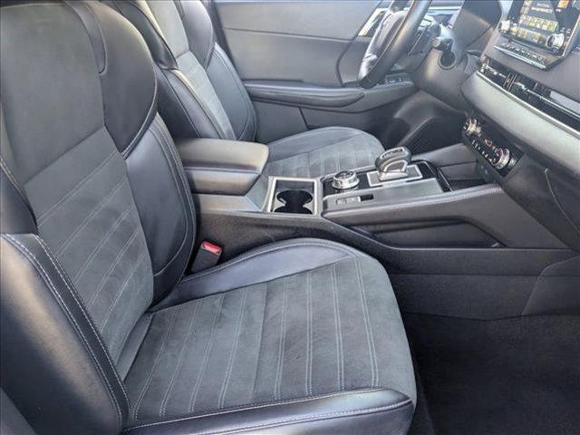 used 2024 Mitsubishi Outlander car, priced at $20,299