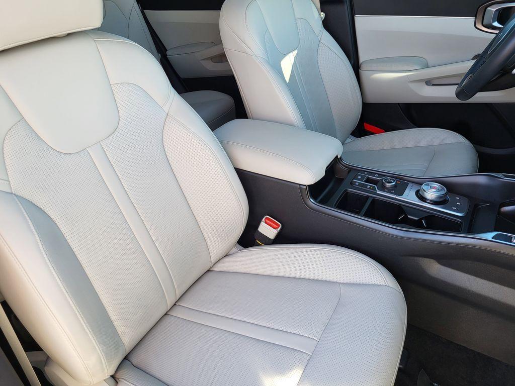 used 2025 Kia Sorento Hybrid car, priced at $34,410