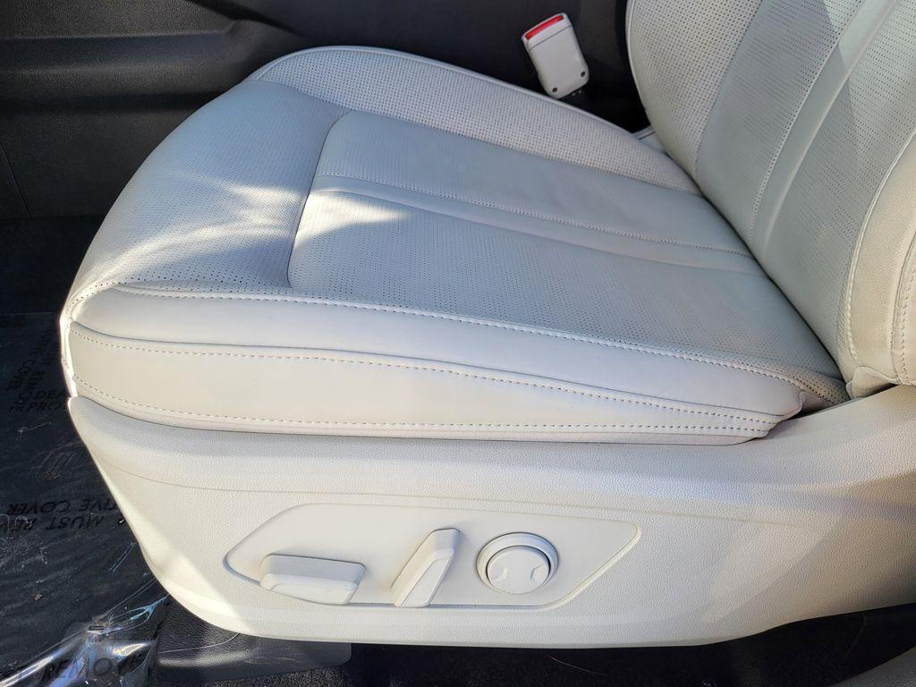 used 2025 Kia Sorento Hybrid car, priced at $34,410