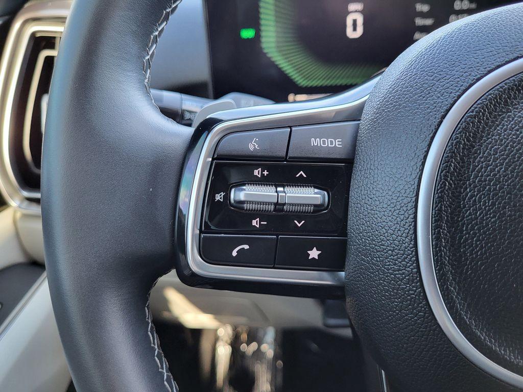 used 2025 Kia Sorento Hybrid car, priced at $34,410