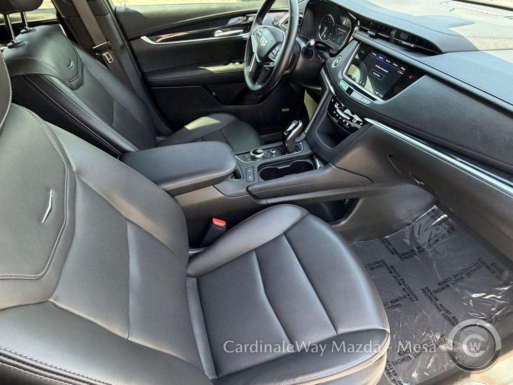 used 2025 Cadillac XT5 car, priced at $35,999