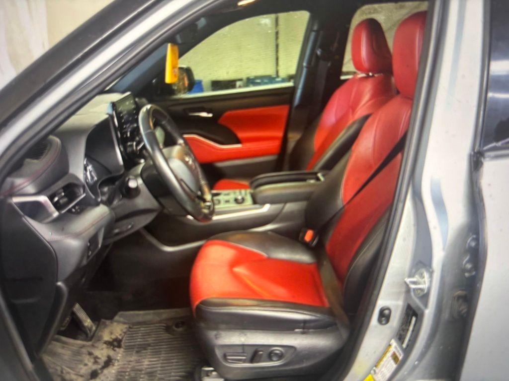 used 2021 Toyota Highlander car, priced at $36,500