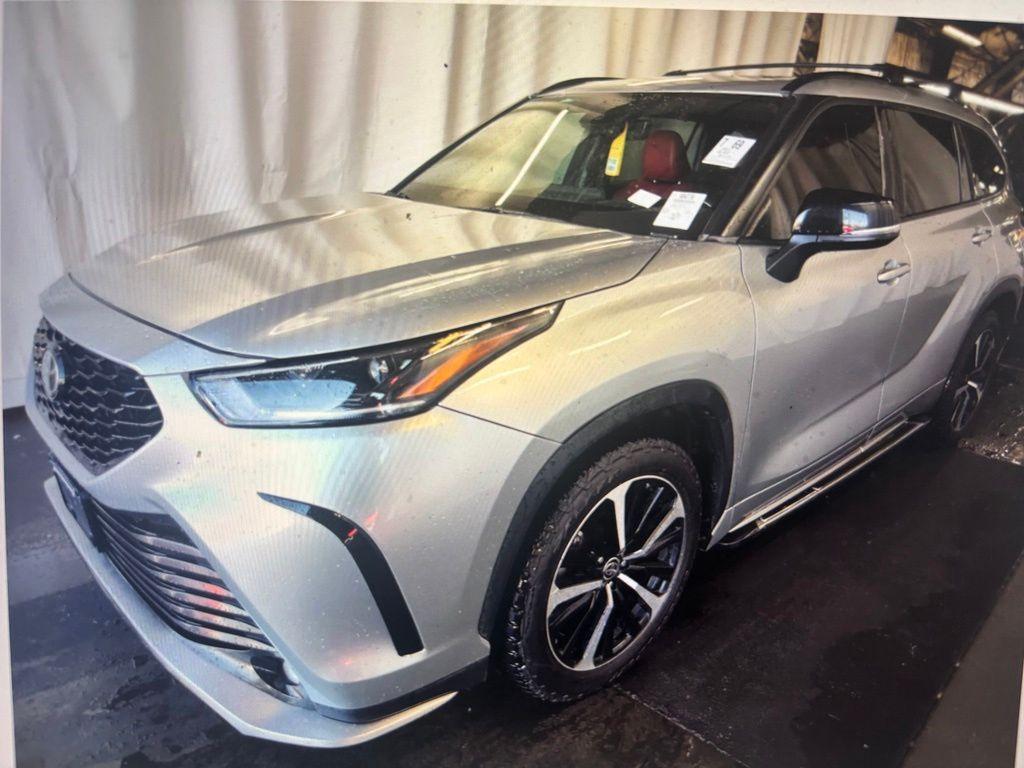 used 2021 Toyota Highlander car, priced at $36,500