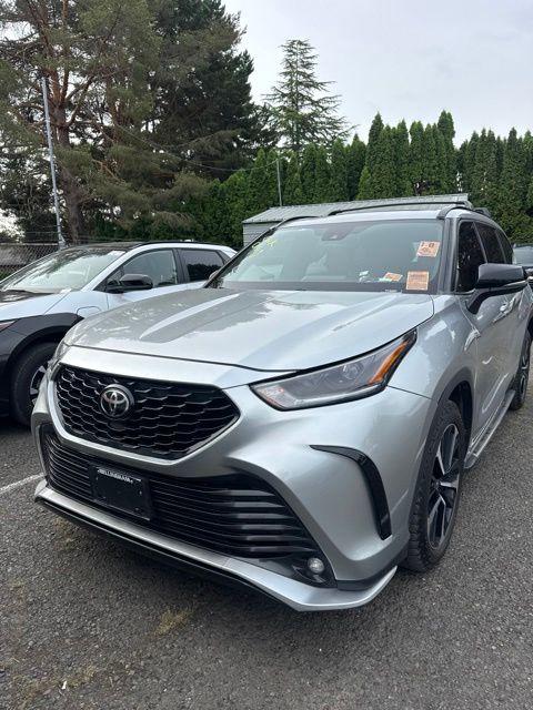 used 2021 Toyota Highlander car, priced at $36,500