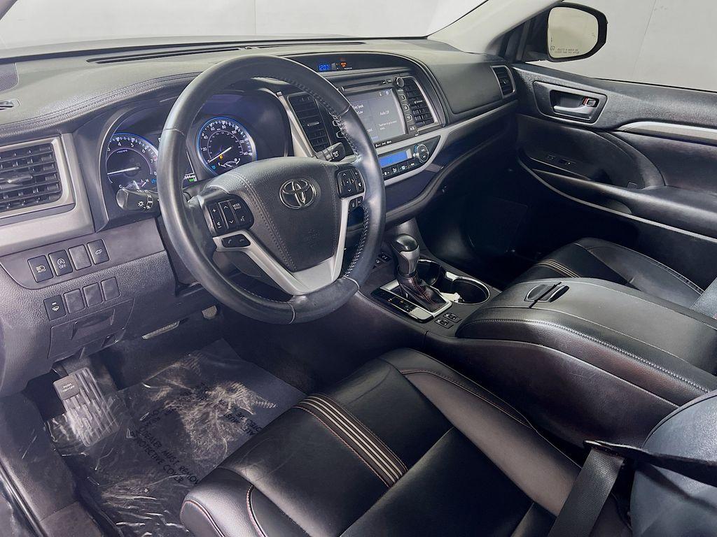 used 2019 Toyota Highlander car, priced at $26,900
