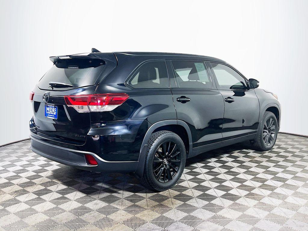 used 2019 Toyota Highlander car, priced at $26,900