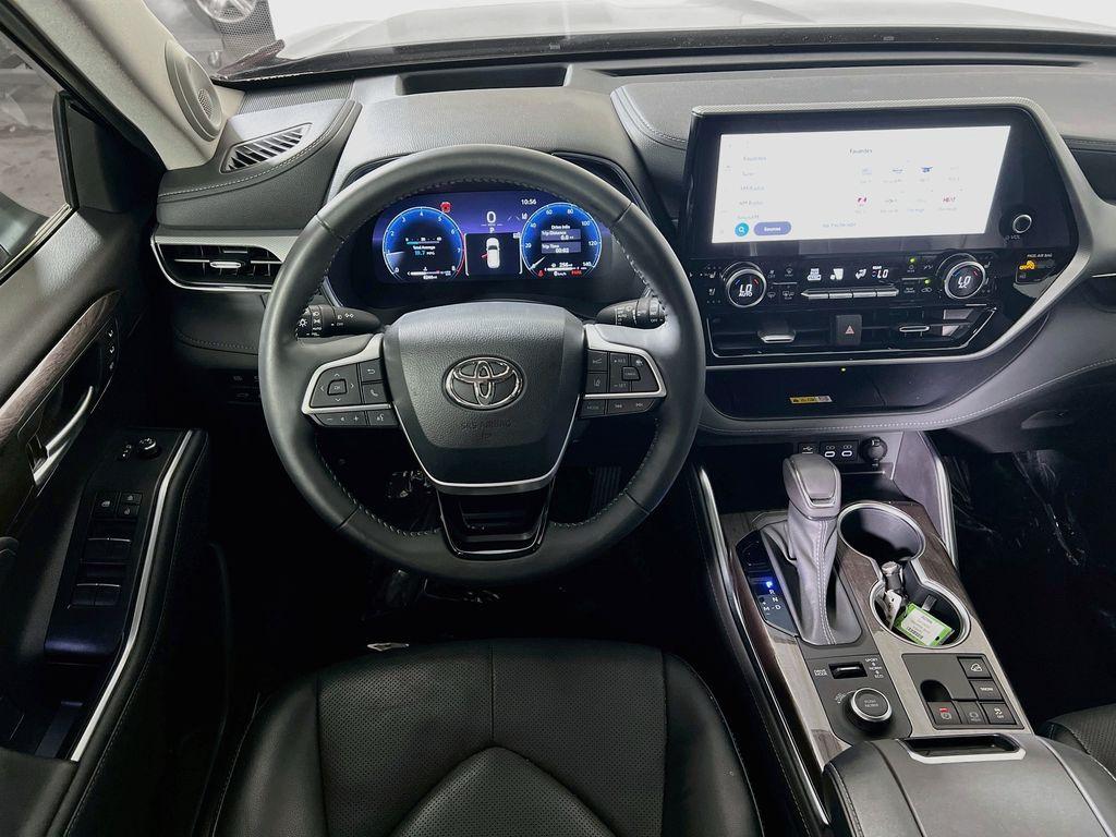 used 2023 Toyota Highlander car, priced at $46,750
