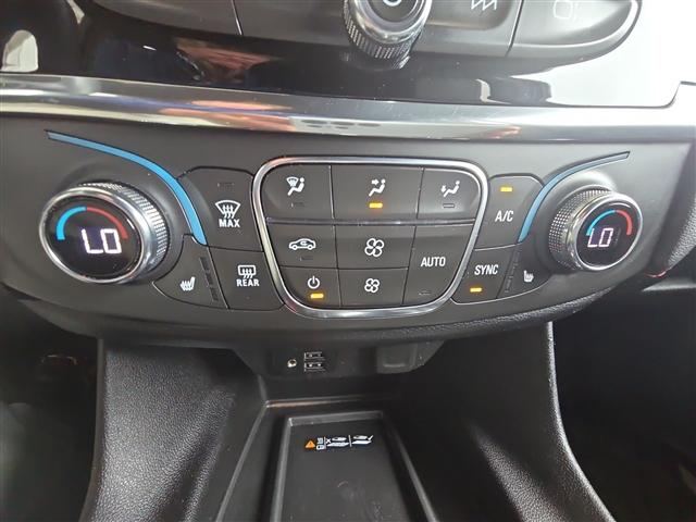 used 2023 Chevrolet Traverse car, priced at $28,983