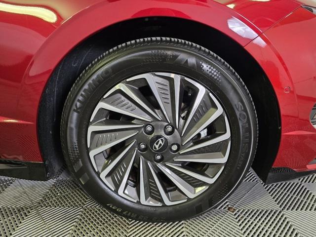 used 2024 Hyundai Sonata Hybrid car, priced at $30,395