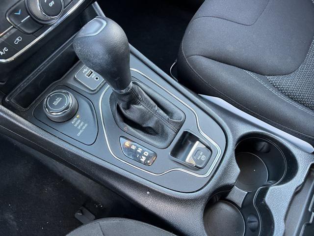 used 2021 Jeep Cherokee car, priced at $15,995