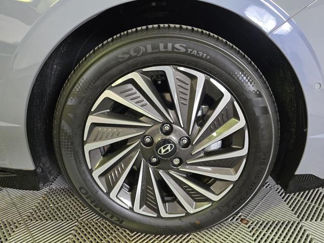 used 2024 Hyundai Sonata Hybrid car, priced at $30,895