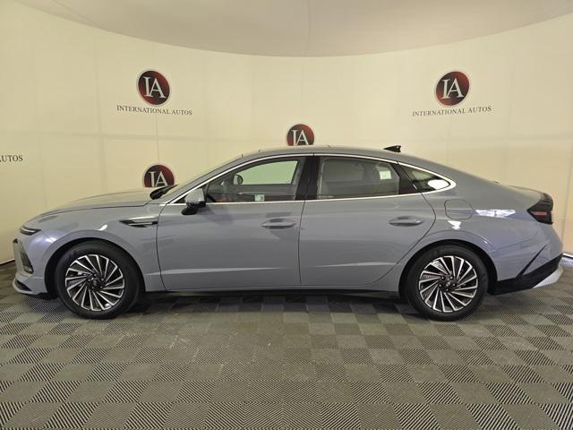 used 2024 Hyundai Sonata Hybrid car, priced at $30,895
