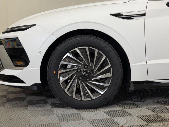 new 2026 Hyundai Sonata Hybrid car, priced at $39,055