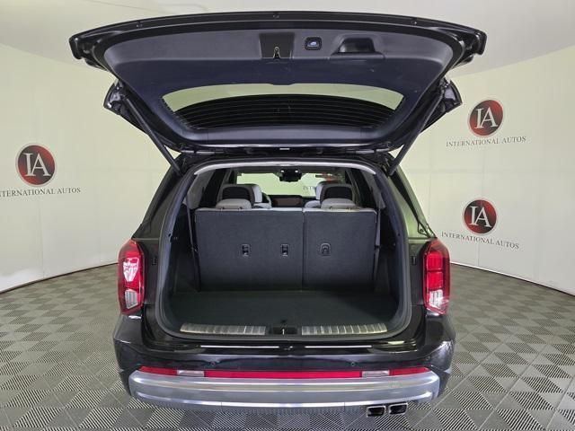 used 2024 Hyundai Palisade car, priced at $41,639