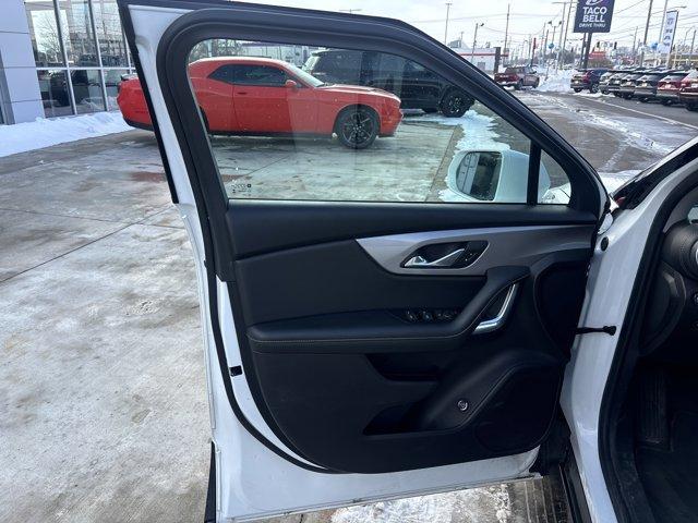 used 2024 Chevrolet Blazer car, priced at $22,994