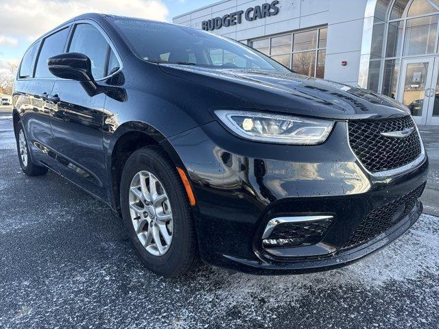 used 2024 Chrysler Pacifica car, priced at $27,500