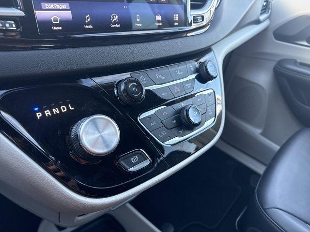 used 2024 Chrysler Pacifica car, priced at $27,500