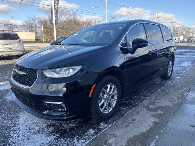 used 2024 Chrysler Pacifica car, priced at $27,500