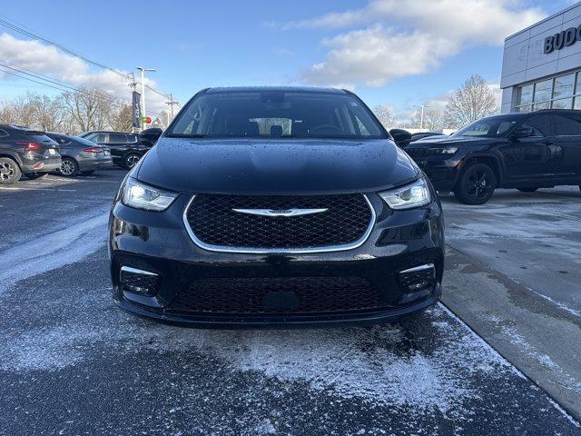used 2024 Chrysler Pacifica car, priced at $27,500