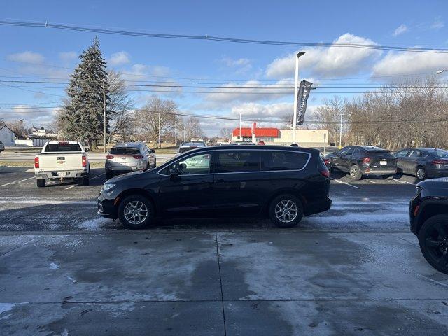 used 2024 Chrysler Pacifica car, priced at $27,500